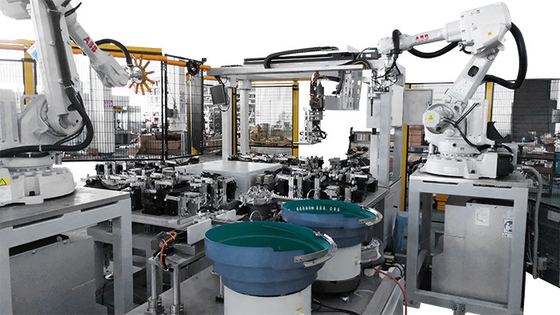 Otomotiv Plastik Döşeme İçin Otomatik Robot Kaynak ve Montaj Üretim Hattı